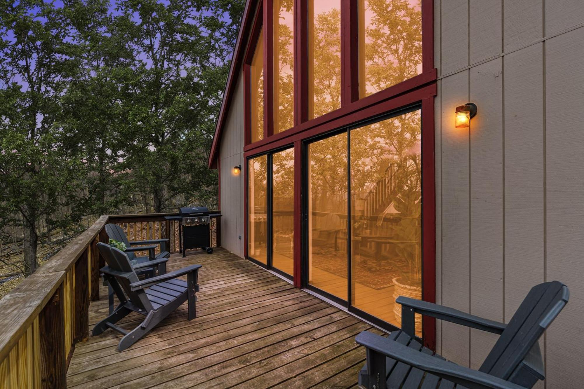 Modern Chalet Cabin w Hot Tub, Deck&Grill,&WiFi! Inwood Exterior foto