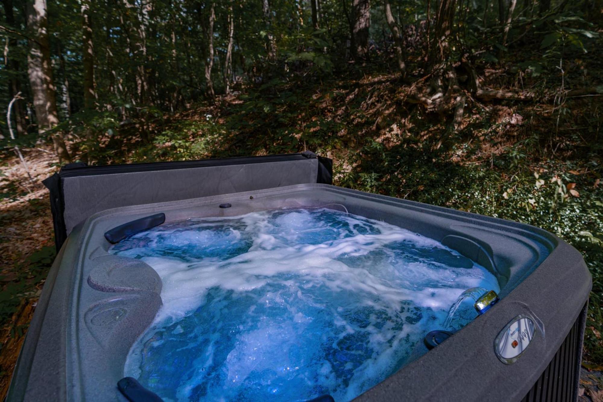 Modern Chalet Cabin w Hot Tub, Deck&Grill,&WiFi! Inwood Exterior foto